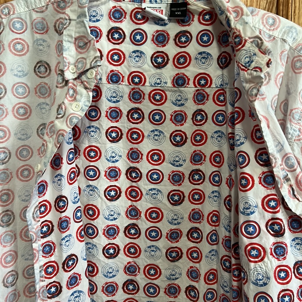 Men’s Marvel, Captain America, short sleeve shirt. XXL - Picture 5 of 5
